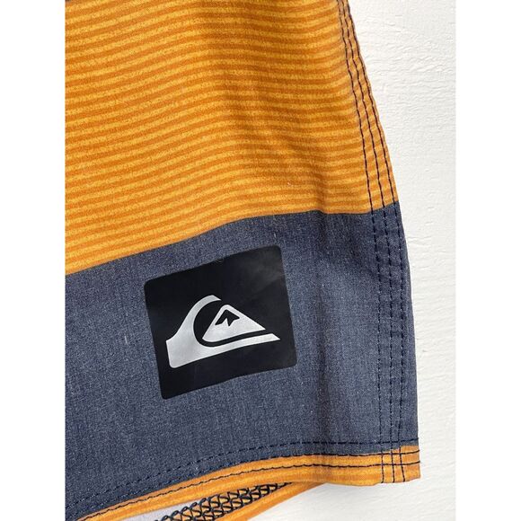 Quiksilver Swim Trunks Men’s Size 29 Yellow Navy Stripe Board Shorts Surfwear - Picture 9 of 12